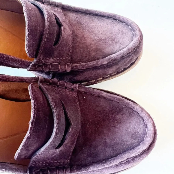 Clarks Unstructured Dark Purple Suede Penny Loafer Size 8.5 Rubber Heel Academia - Picture 8 of 8